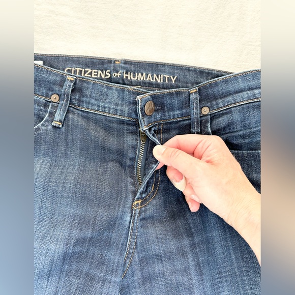 Citizens of Humanity Dani Crop Straight Leg Jean in Dark Wash - Picture 10 of 14